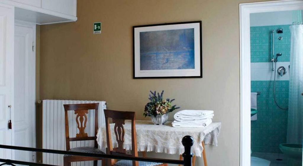 B&B Martini Florence Room photo